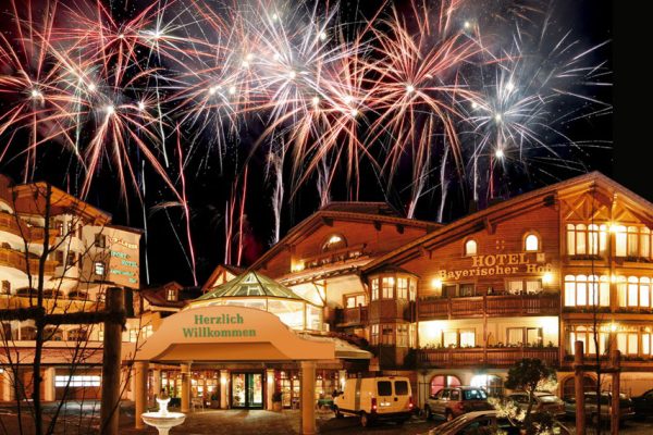 hotel_nacht_m_feuerwerk